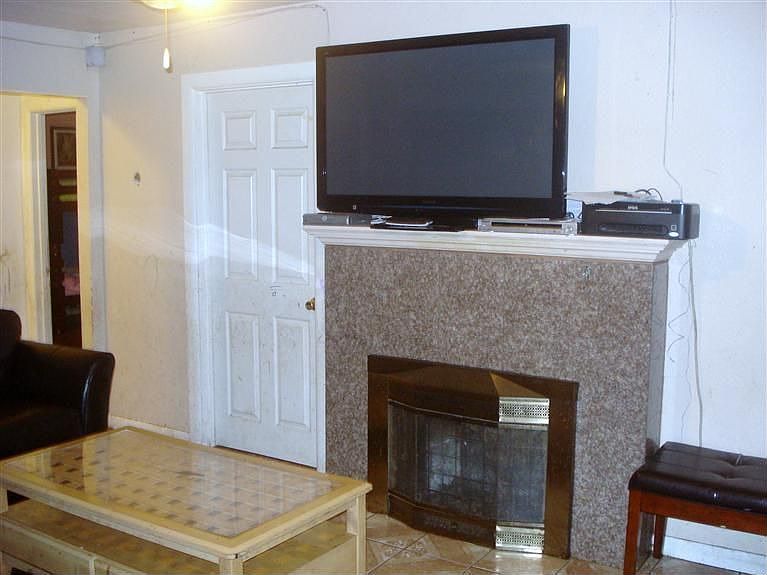 2nd image of 6240 Fruitridge Rd