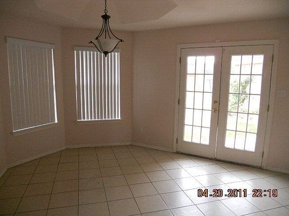 3rd image of 120 N Mina De Oro St
