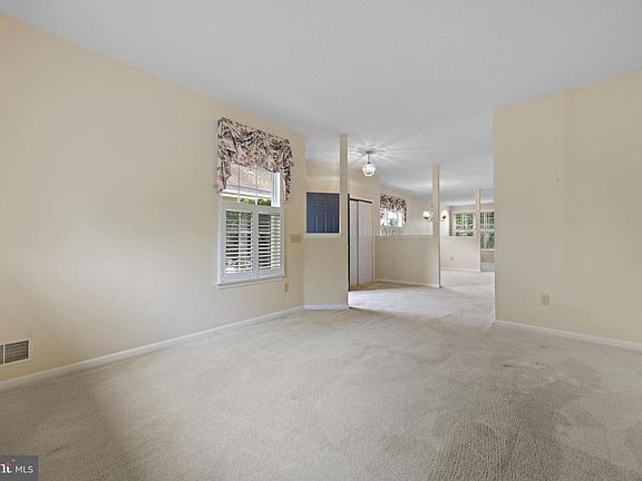 5th image of 88 Robin Ln