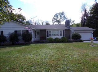 92 Lynnwood Dr, Brockport, NY 14420