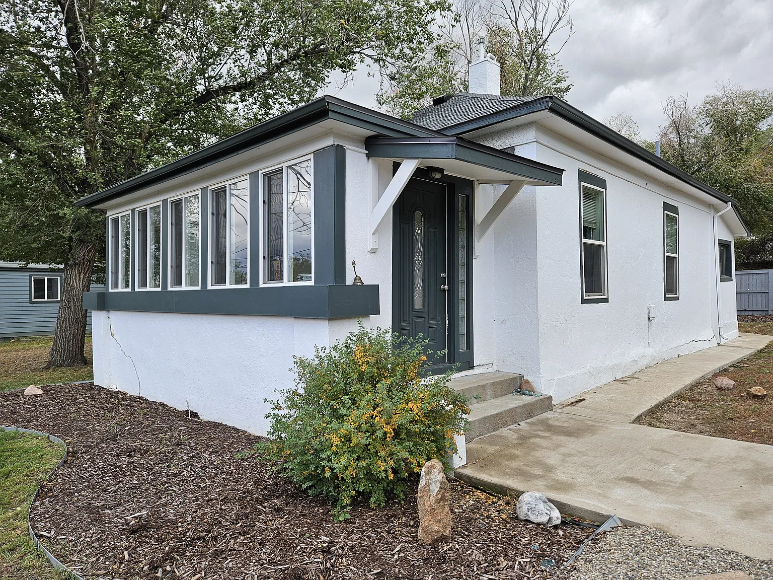 3 bed, 1600 sqft, $2,300 — Photo 1