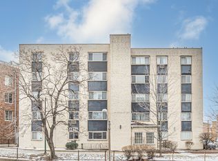 4976 N Milwaukee Ave APT 401, Chicago, IL 60630