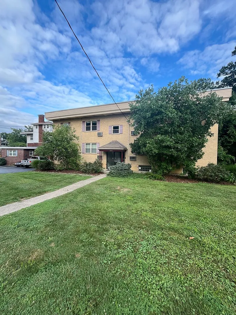 2233 Madison Rd APT 8 photo 1