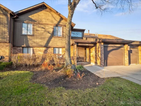 29 Creekside Cir APT B, Elgin, IL 60123