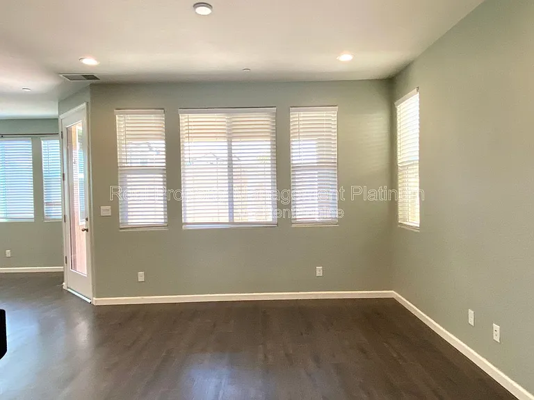 2534 Mustang Dr — Photo 18