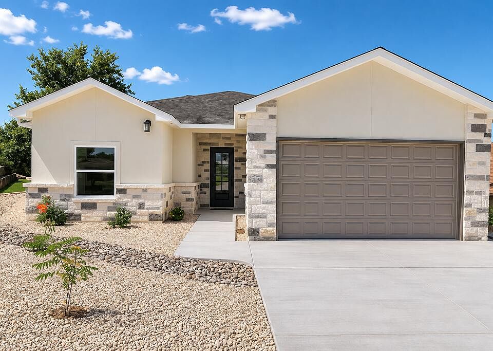 1st image of 305 Vantage Cir