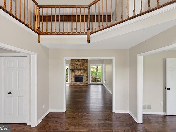 3rd image of 701 Haldane Dr