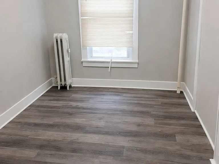 111 Osborne St #7 — Photo 4