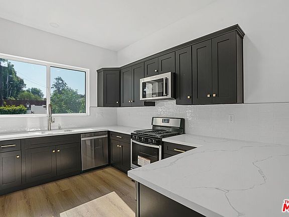 3rd image of 5741 Cahill Ave