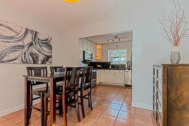 1311 SW 56th Ave — Photo 9