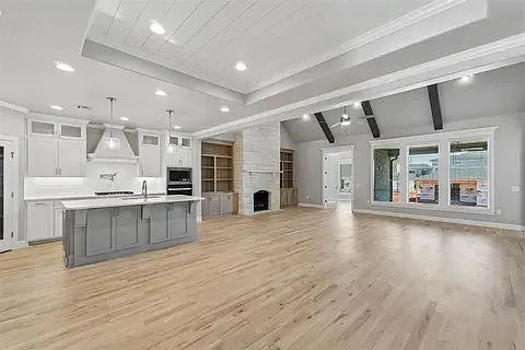 3 bed, 2.5 bath, 2222 sqft, $3,200 — Photo 2