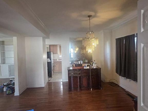 3rd image of 3802 Grantley Rd