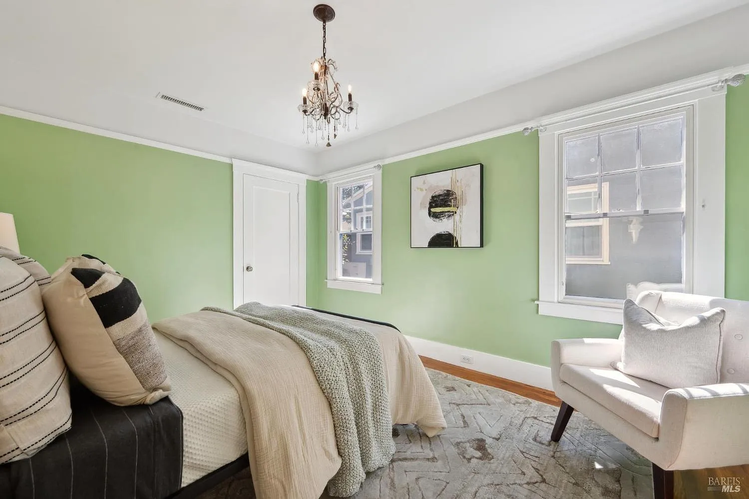 2 bed, 1.5 bath, 1000 sqft, $3,500 — Photo 4