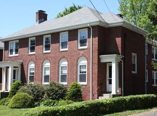 15 Crosby Rd, Chestnut Hill, MA 02467