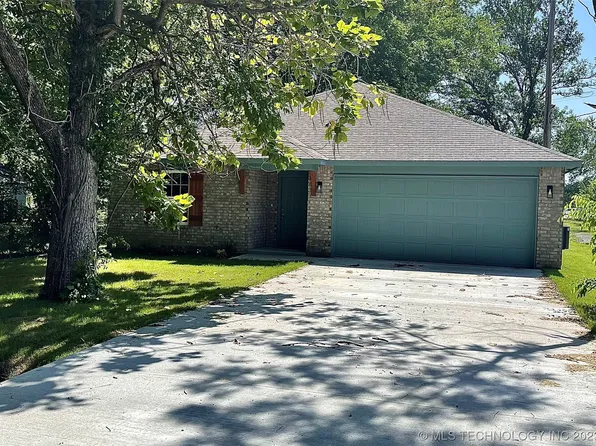 59 Pine St, Pryor, OK 74361