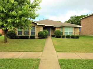 175 Rolling Ct, Lancaster, TX 75146