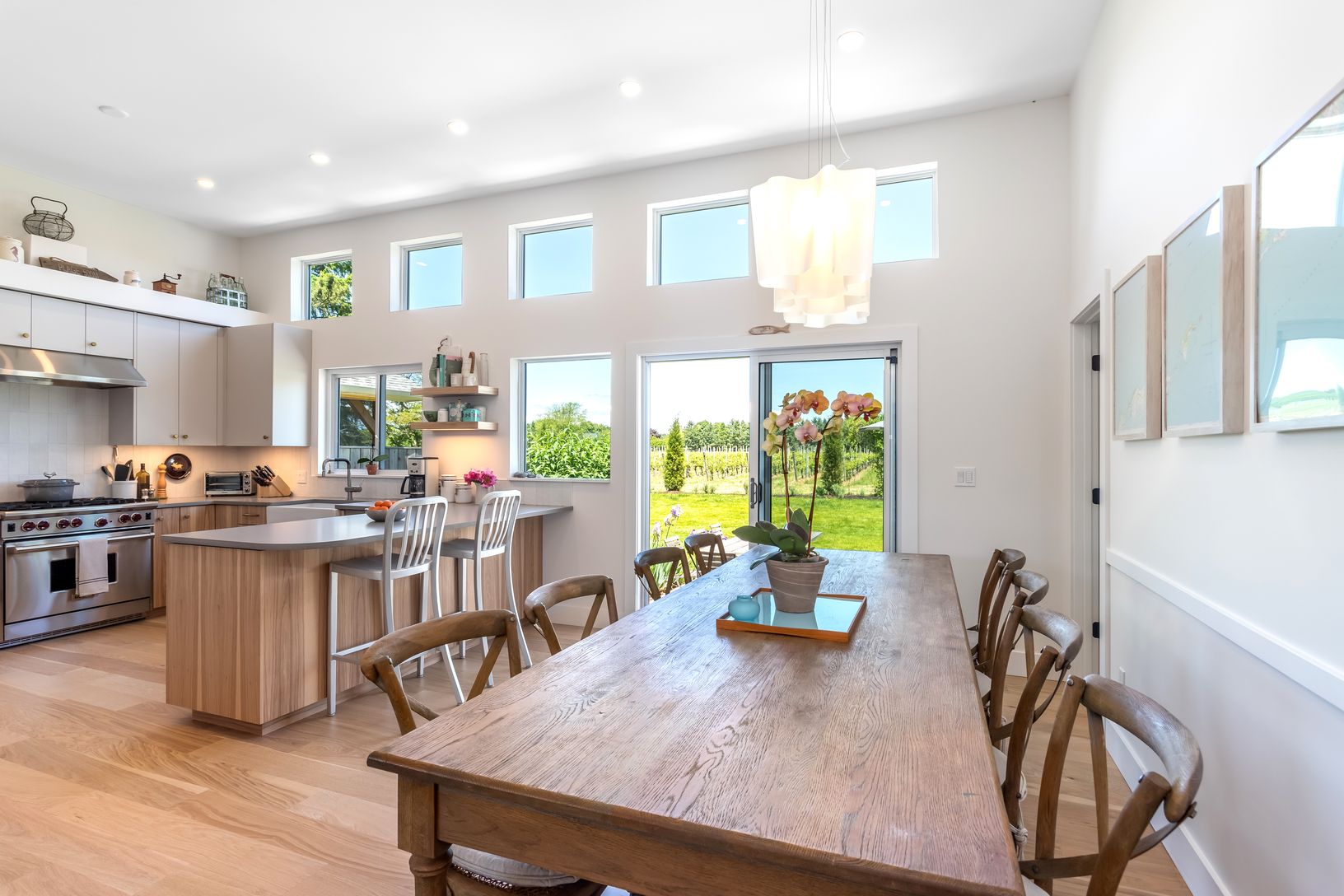  Eat In Kitchen with Island Counter and 10 Person Dining Table