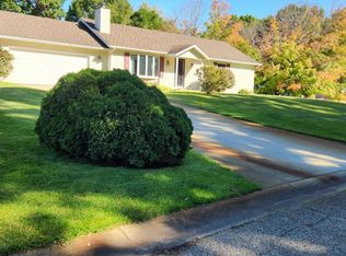 5975 Aster Dr, Battle Creek, MI 49014