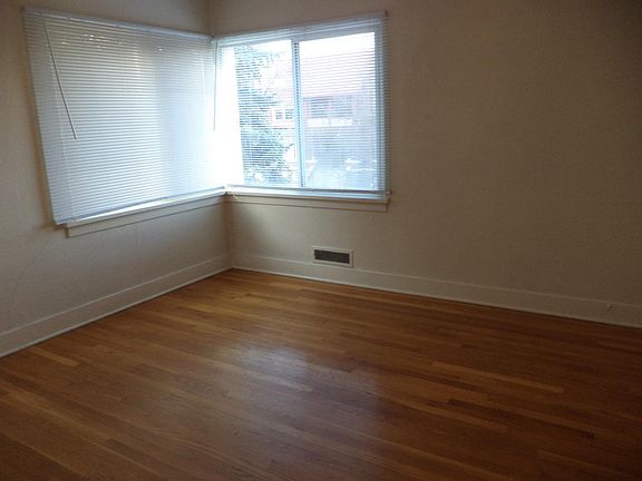 2nd image of 1324 W 5th Ave