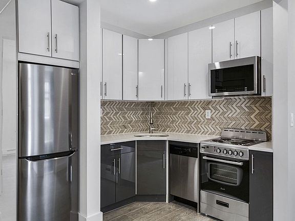 3rd image of 11920 Union Tpke APT 4C2