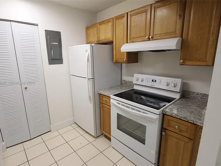 650 NW 114th Ave #202 — Photo 8