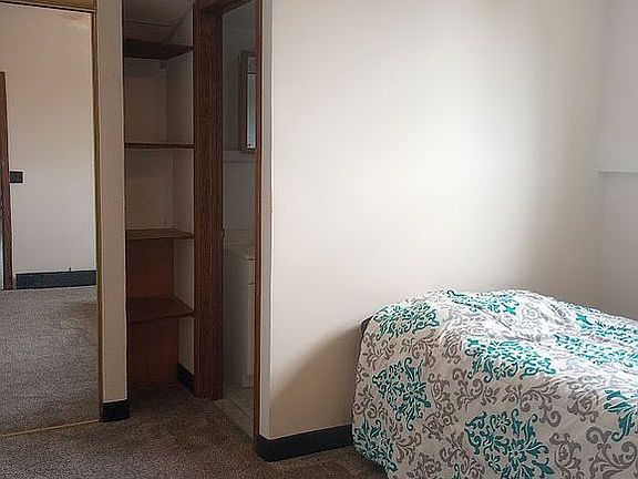 (Upper level) Bedroom #1