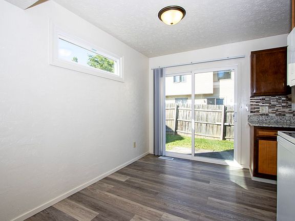 3rd image of 240 Collier Dr APT 10