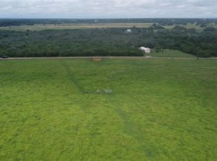 901 Walker Rd, Goliad, TX 77963