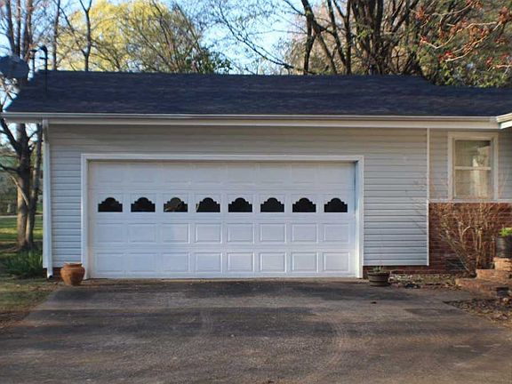 3rd image of 102 Terrace Dr