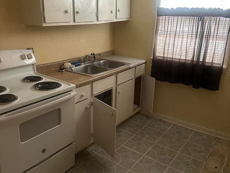 2501 Woodlawn St #2501 — Photo 7