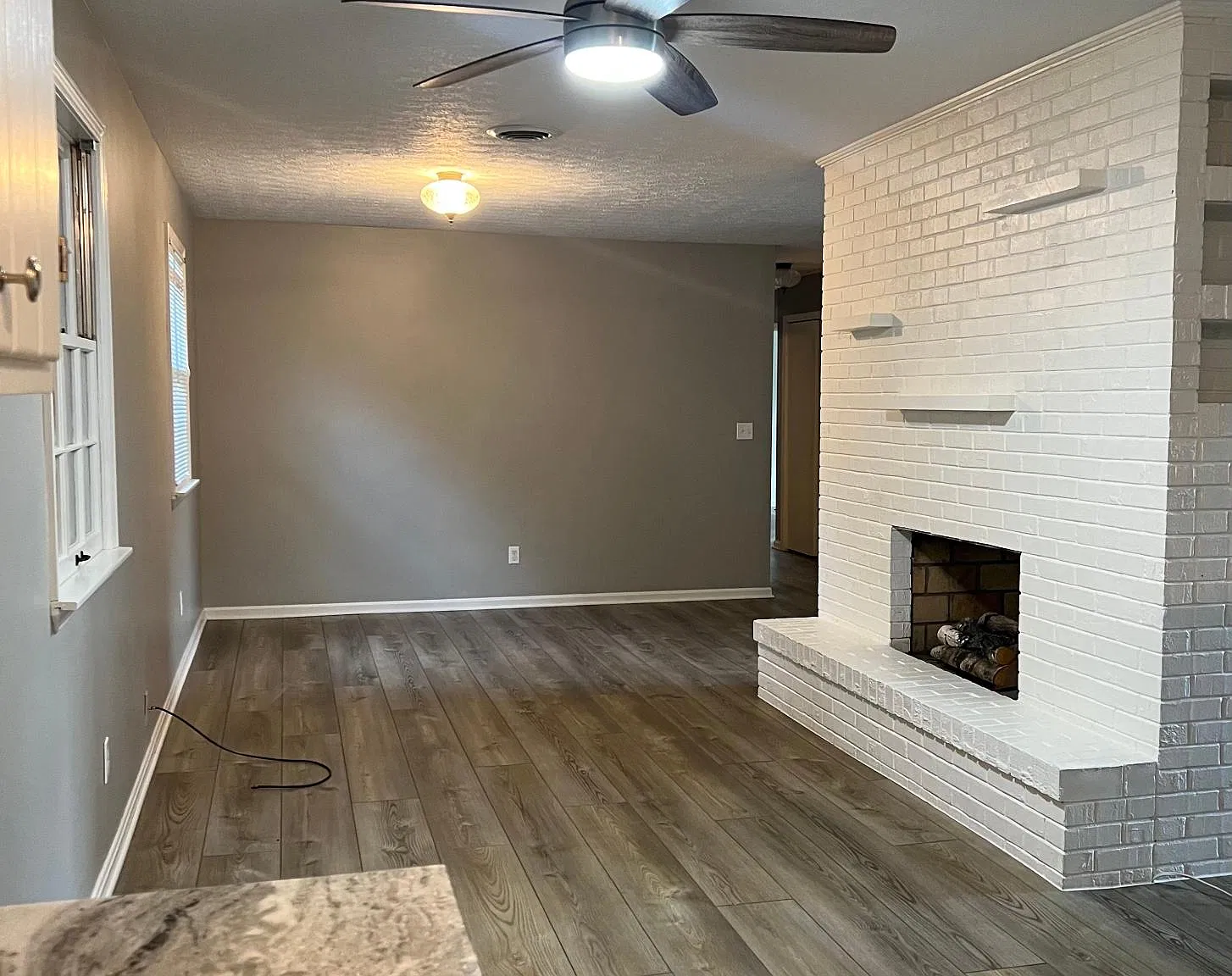 108 Hurstland Dr — Photo 3