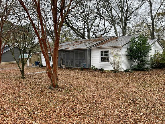 2nd image of 180 Bennett St