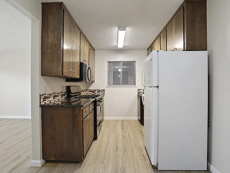 Avenue West Apartments — Photo 12