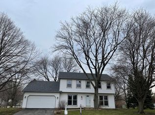 1205 River Oak Dr, Naperville, IL 60565