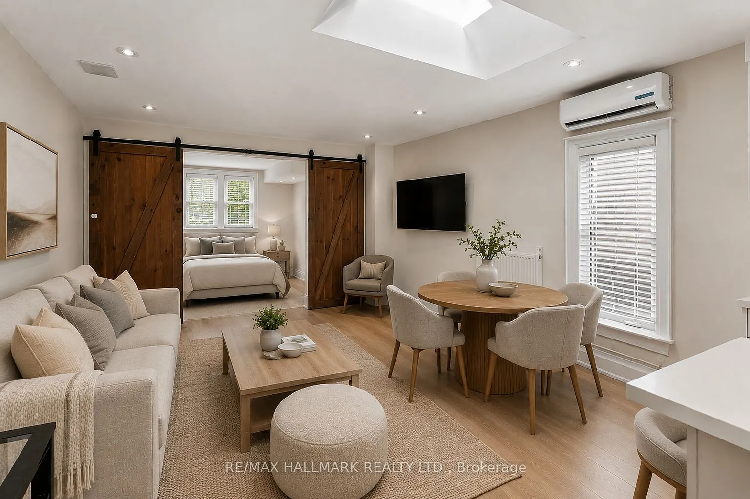 1 bed, $2,285 — Photo 1