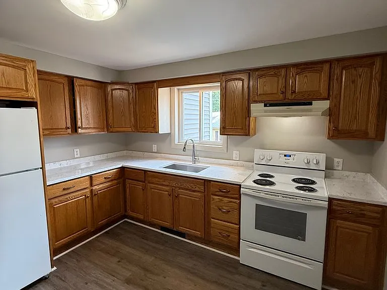 46 Plymouth St — Photo 2