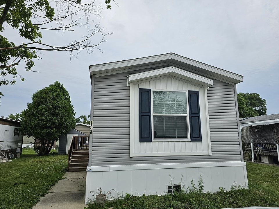 1st image of 1856 Bloomfield Dr #62