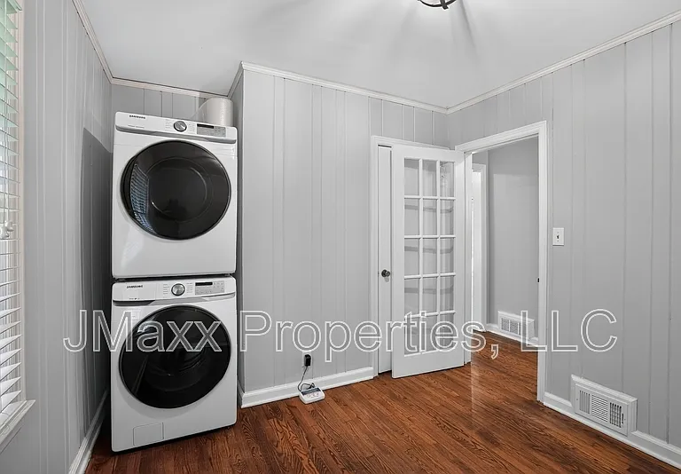 807 Cardova Dr NE — Photo 19