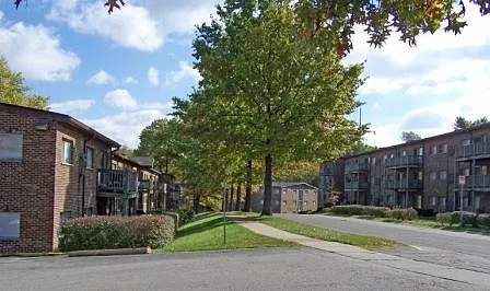 Oakbrook Gardens — Photo 3