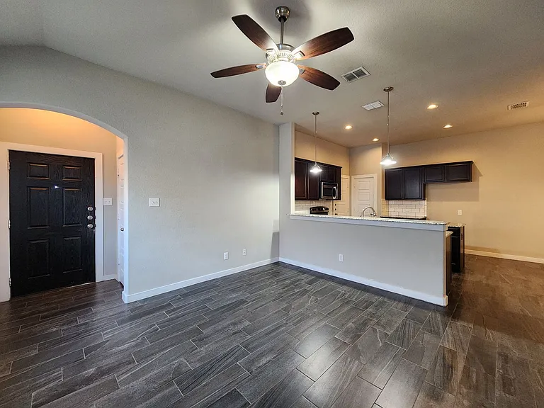 1143 Creekside Orch — Photo 3