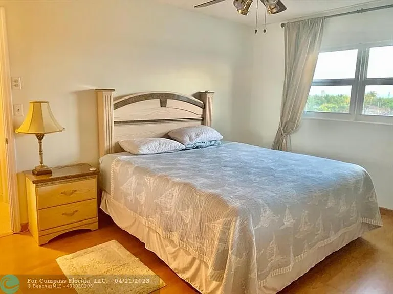 802 SE 7th St #403 — Photo 6