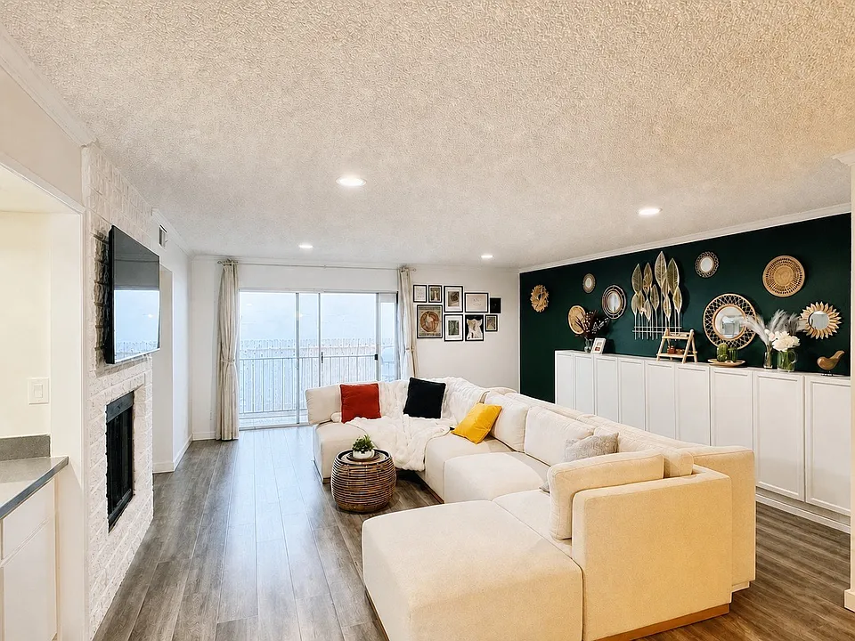 11701 Texas Ave #206
