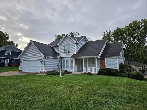 3 Chadwick Ln, Country Club, MO 64506