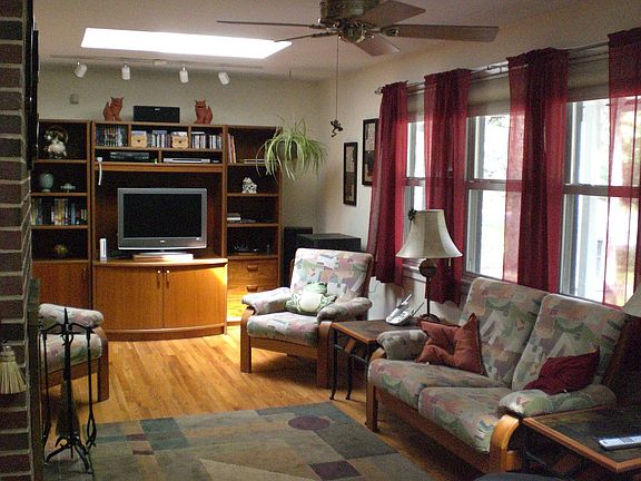 Livingroom - picture yourself here