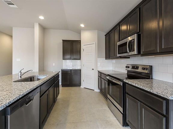 3rd image of 4002 Constitution Dr