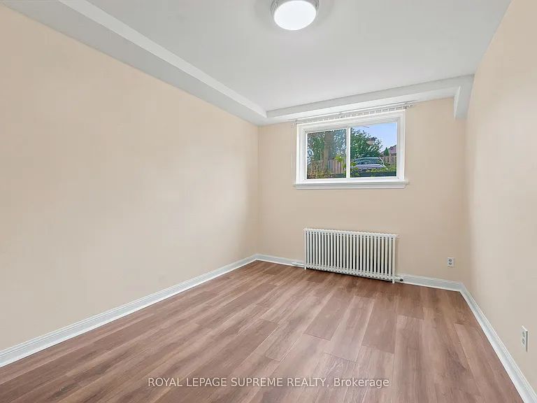 56 Dynevor Rd #BASEMENT — Photo 15