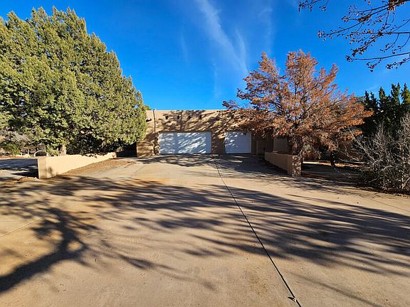 2nd image of 625 Camino De Corrales Del N