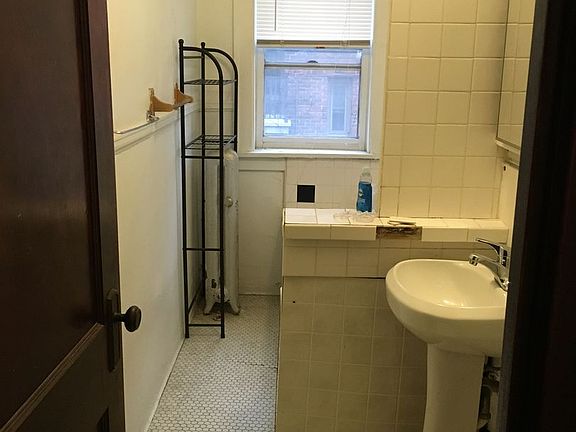 3rd image of 1512 Spruce Pl APT 201