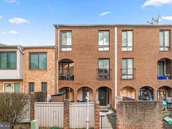 19460 Brassie Pl, Montgomery Village, MD 20886