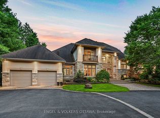 5800 Queenscourt Cres, Ottawa, ON K4M 1K3